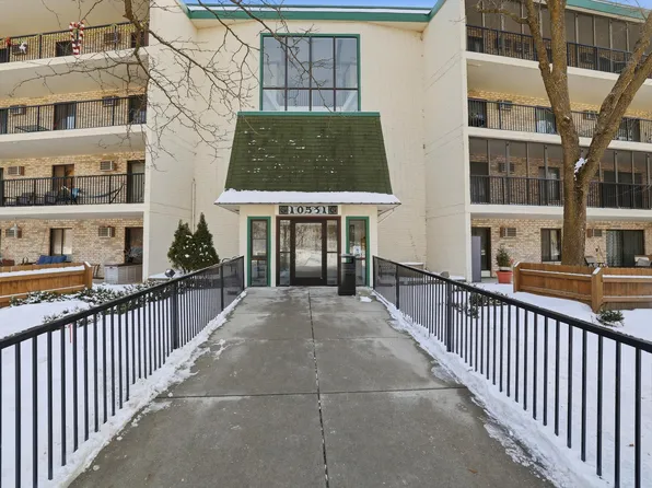 10531 Cedar Lake Rd APT 312, Minnetonka, MN 55305