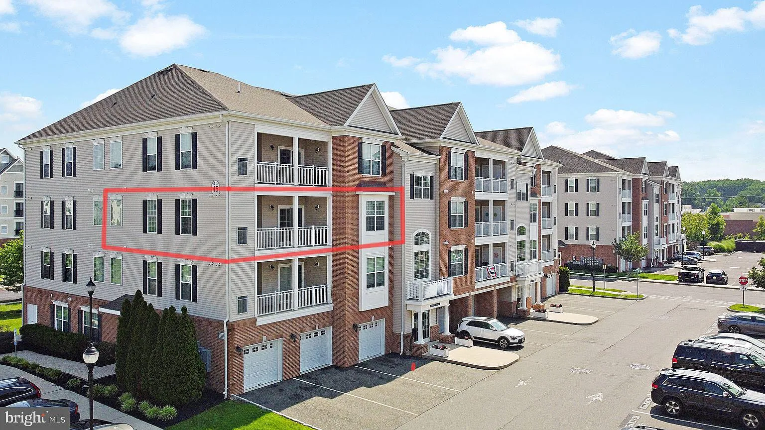 2 bed, 2.0 bath, 1212 sqft, $3,000 — Photo 1