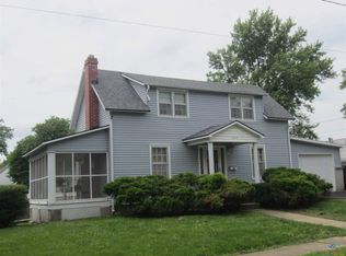 809 S Main St, Clinton, MO 64735