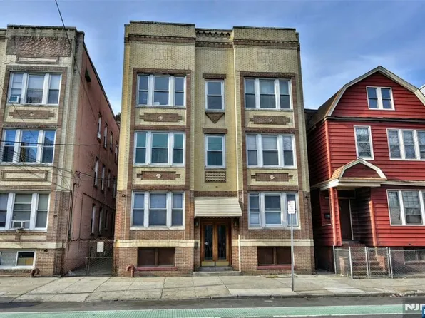 11 1/2 Rutgers Ave APT 4, Jersey City, NJ 07305