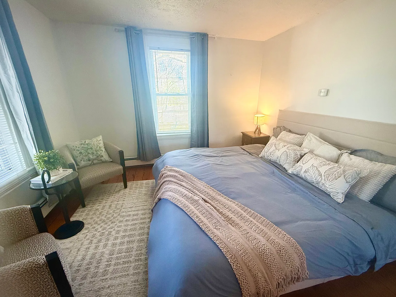 2 bed, 900 sqft, $2,700 — Photo 2