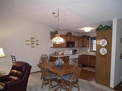 3rd image of 3055 Maple Villa Dr SE