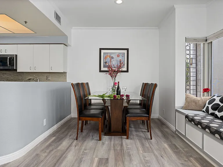 620 State St #123 — Photo 1