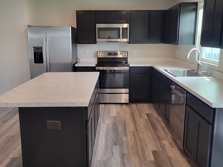141 Catalpa Ct — Photo 3