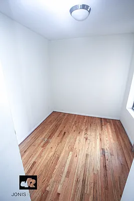 Rented by Jonis Realty | media 10