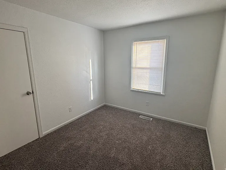 2557 McDonald St — Photo 5