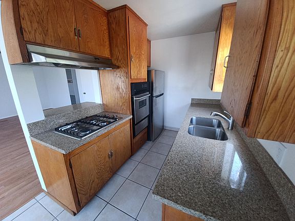 5th image of 7858 Flight Ave #7/8