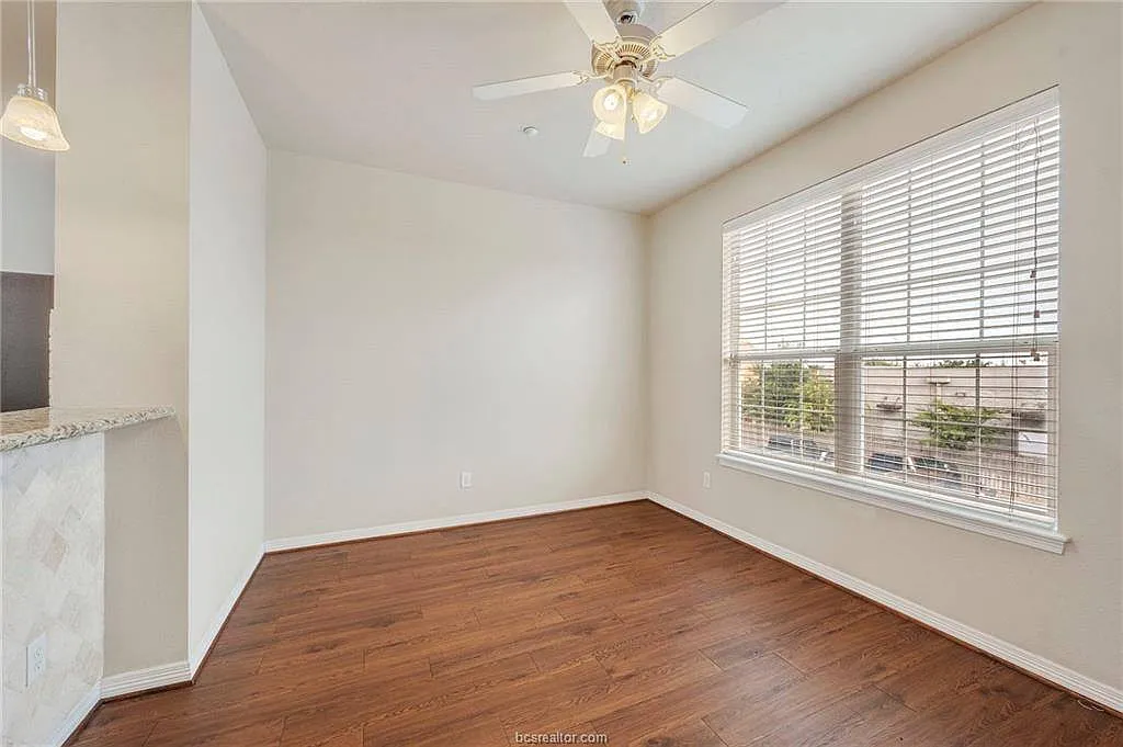 3 bed, 1224 sqft, $2,000 — Photo 3