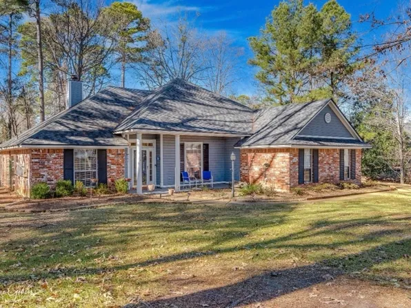210 Bay Hills Dr, Benton, LA 71006