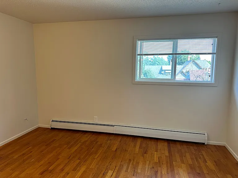 340 4th Ave E — Photo 10