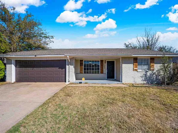 6825 SW Fenwick Ave, Lawton, OK 73505