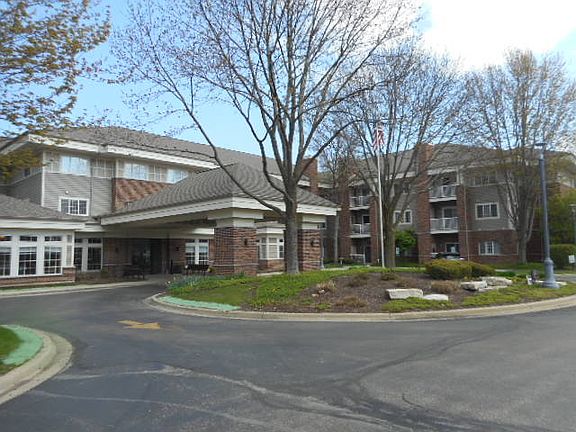 3rd image of 605 Barrington Ave APT 340