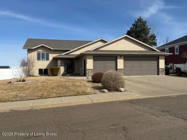 2280 5th St W, Dickinson, ND 58601