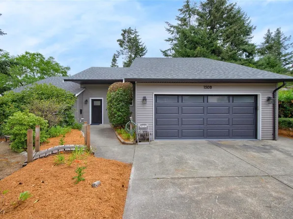 1508 Skeena Dr, Comox, BC V9M 3J4