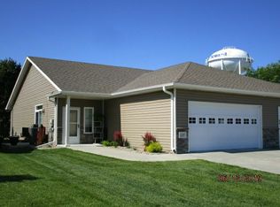 237 Langworthy Ln, Seward, NE 68434