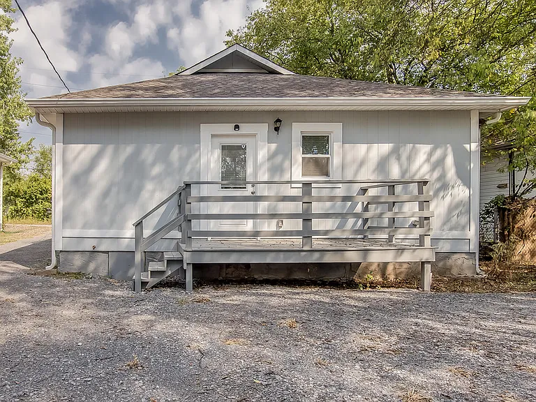 113 Lucile St — Photo 16