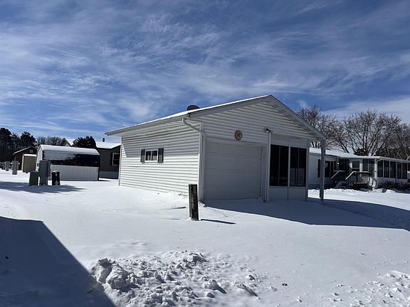 4th image of 1200 River Road #90