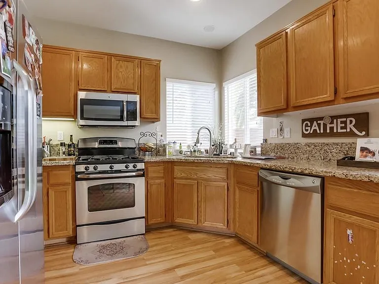 10019 Kika Ct — Photo 35