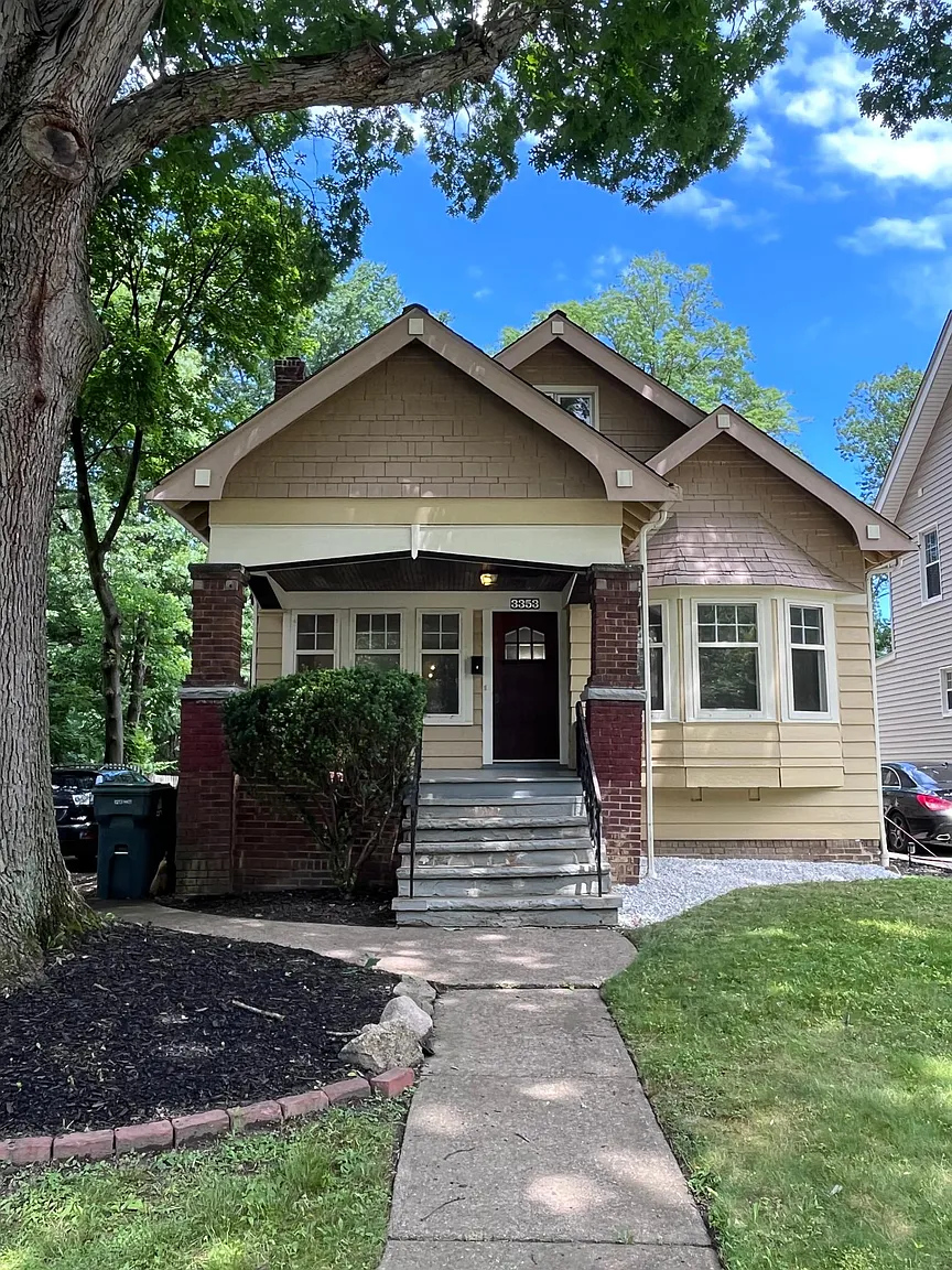 3353 Euclid Heights Blvd photo 1