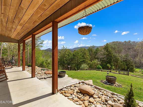 4th image of 2357 Hall Rd