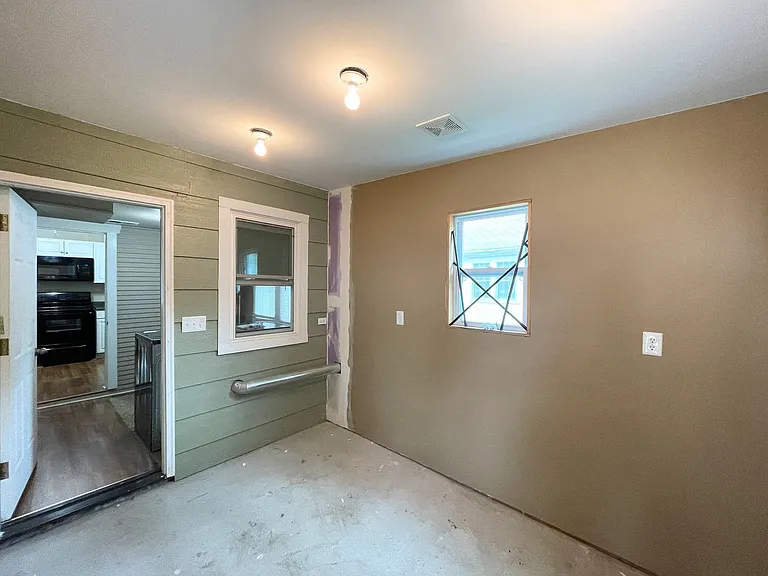 1002 N Grimes St — Photo 29