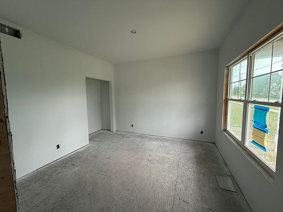 2nd image of 10223 Perry St