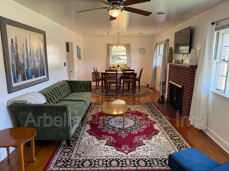 3 bed, 1.0 bath, 1228 sqft, $1,700 — Photo 3
