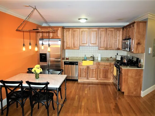 255 Winter St Unit 307, Waltham, MA 02451