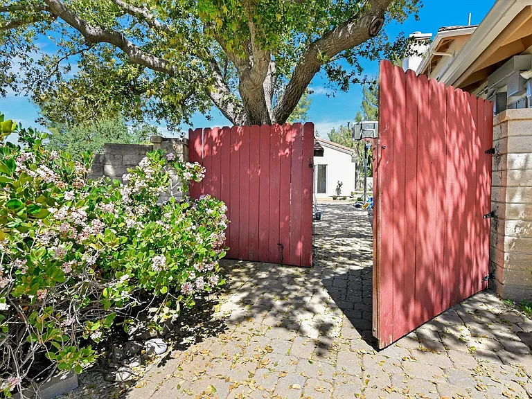 4956A Vejar Dr — Photo 31