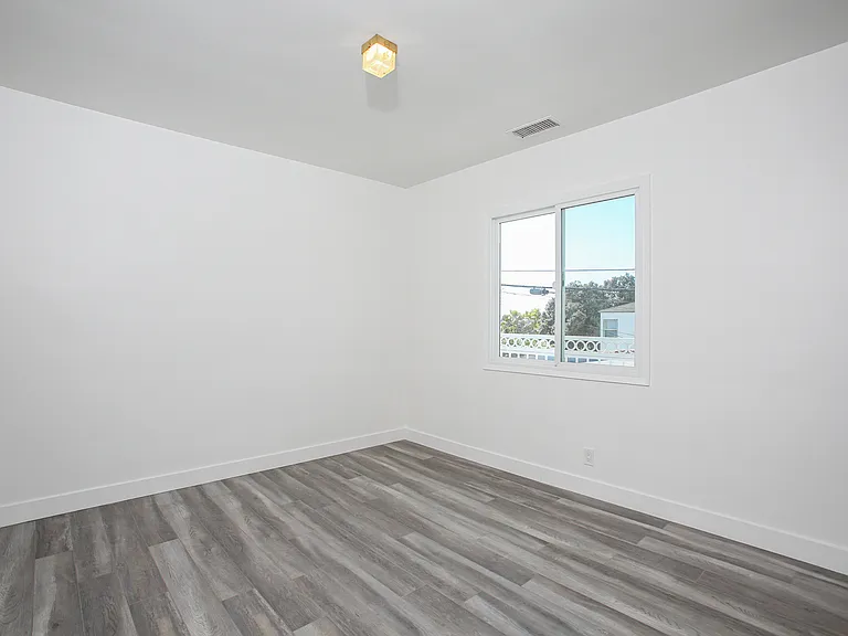 1321 Oak St #F — Photo 5