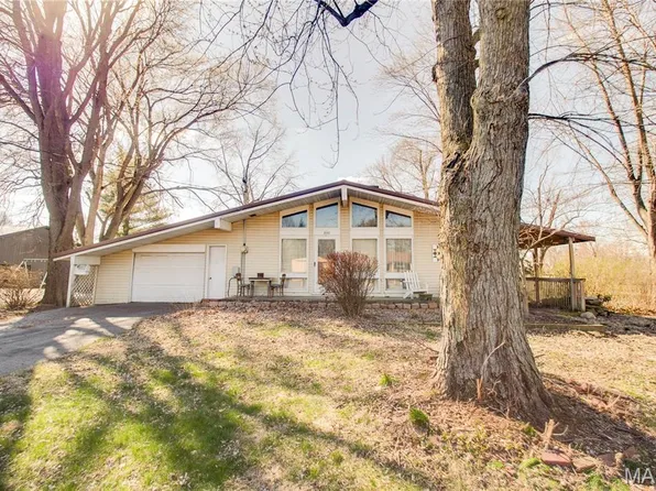 800 W Warren St, Bunker Hill, IL 62014