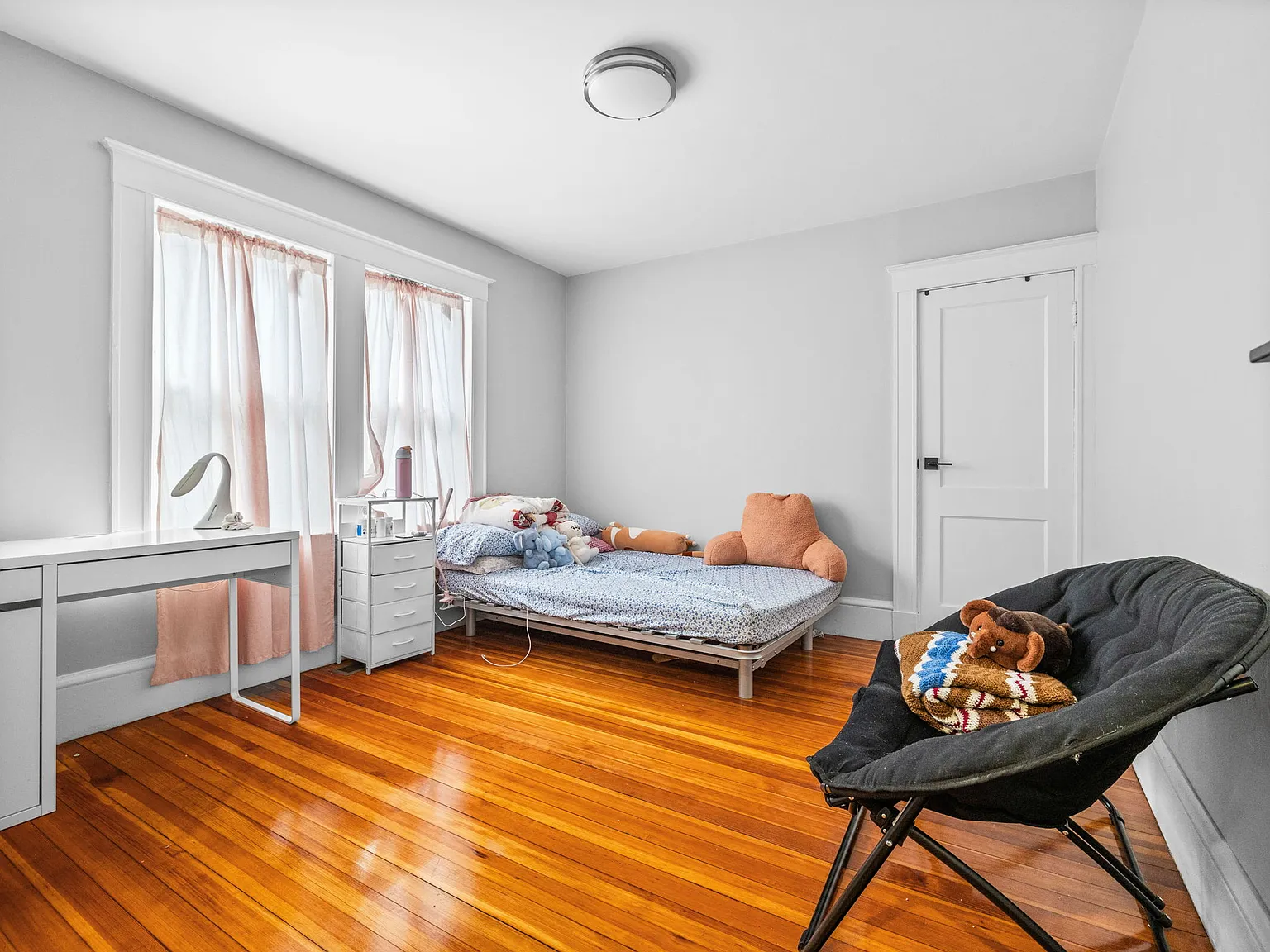 5 bed, 9999 sqft, $6,500 — Photo 4