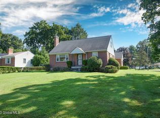 16 Minnowbrook Ave, Delmar, NY 12054