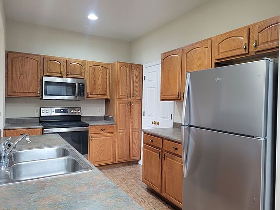 2nd image of 2029 Powell Dr