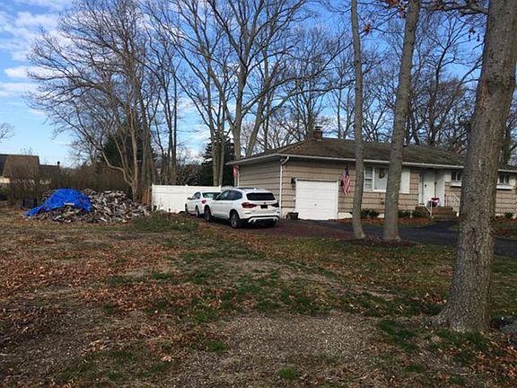 3rd image of 56 Summit Dr