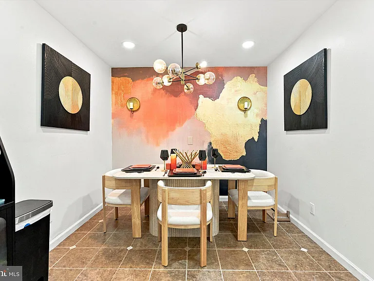 63 E Jonathan Ct — Photo 11