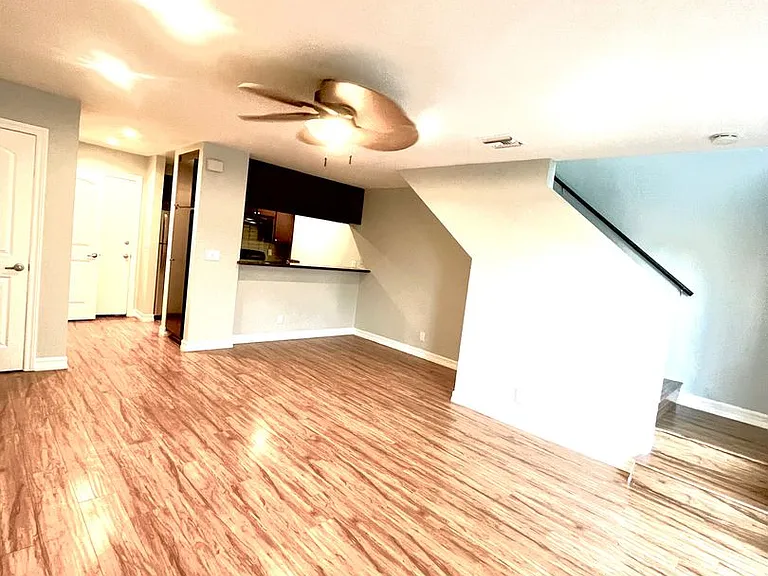 1029 Mira Mar Ave — Photo 8
