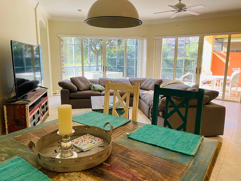 Living area with big sliders
