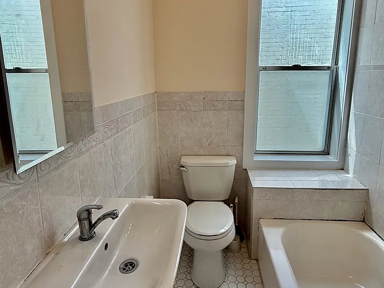 2416 S Juniper St — Photo 19