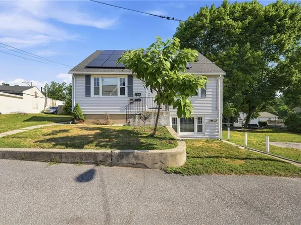 4 Edna St, Johnston, RI 02919
