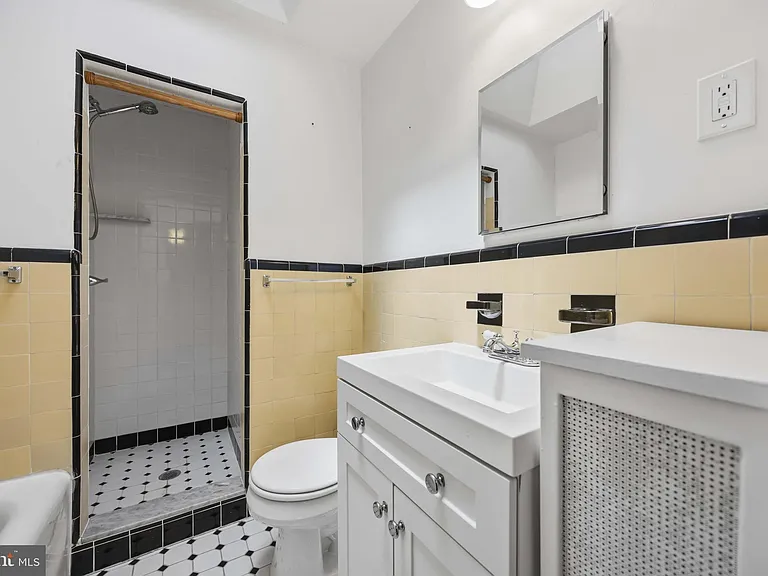 3323 Tilden St — Photo 21