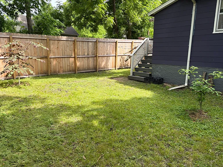 208 Melbourne St — Photo 18