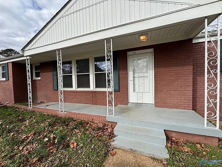 2206 Harris Rd NW — Photo 2