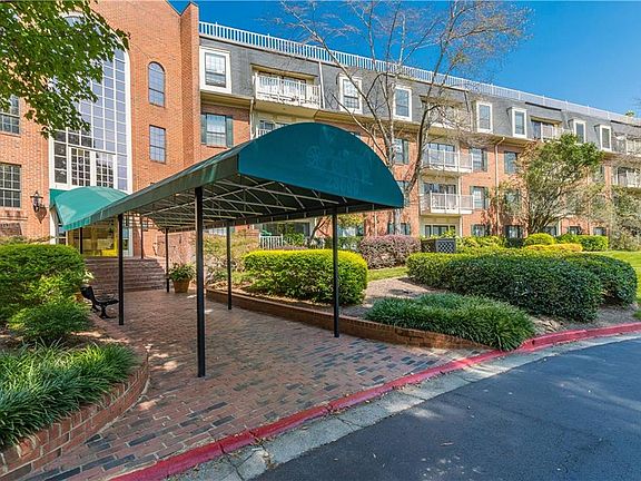 4th image of 28106 Plantation Dr NE