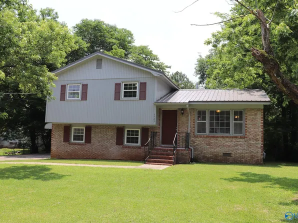 3703 Fox Trail Cir NW, Huntsville, AL 35810