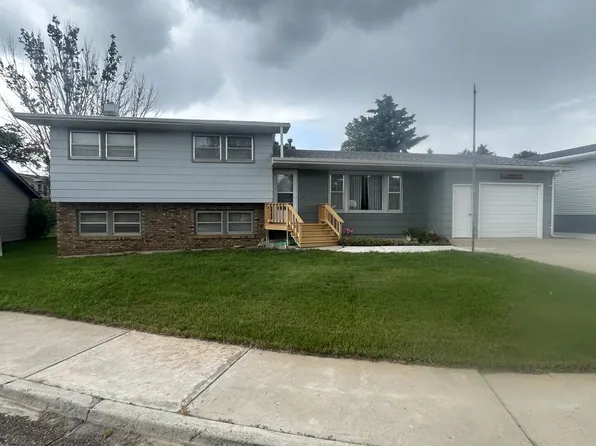 1006 Sunset Pl, Bowman, ND 58623