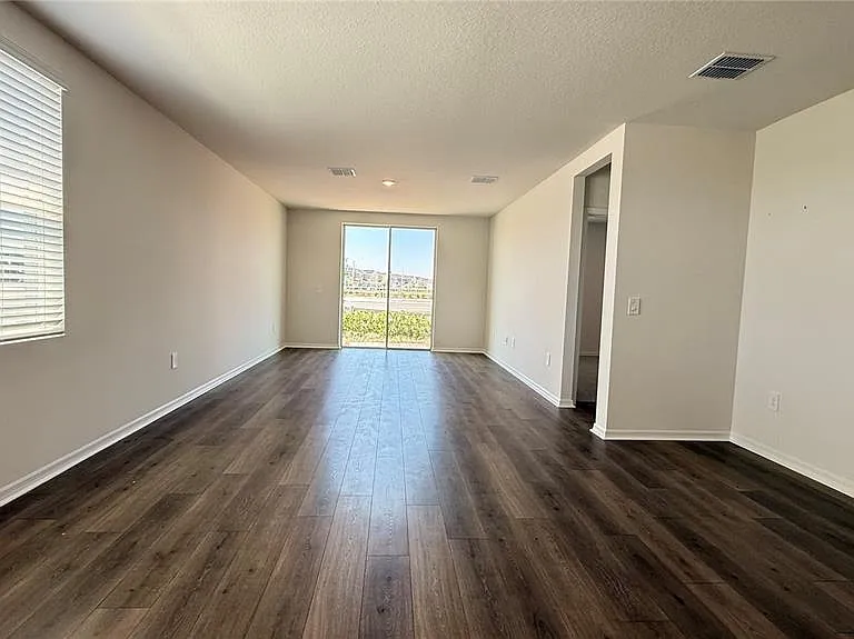 3905 Giorgio Dr — Photo 11