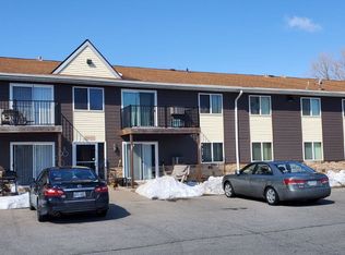 992 3rd St #111, Menasha, WI 54952