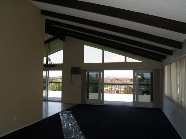 1890 Molino Ave, Signal Hill, CA 90755