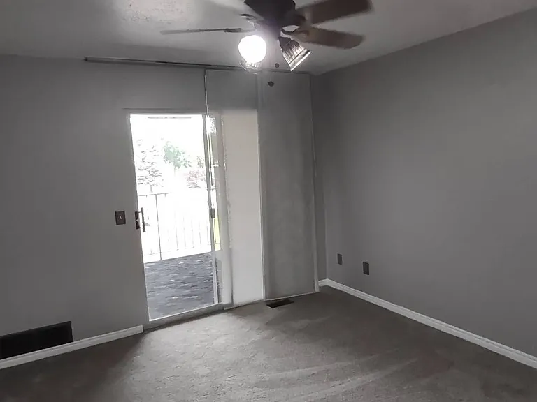 9118 S Scirlein Dr — Photo 17